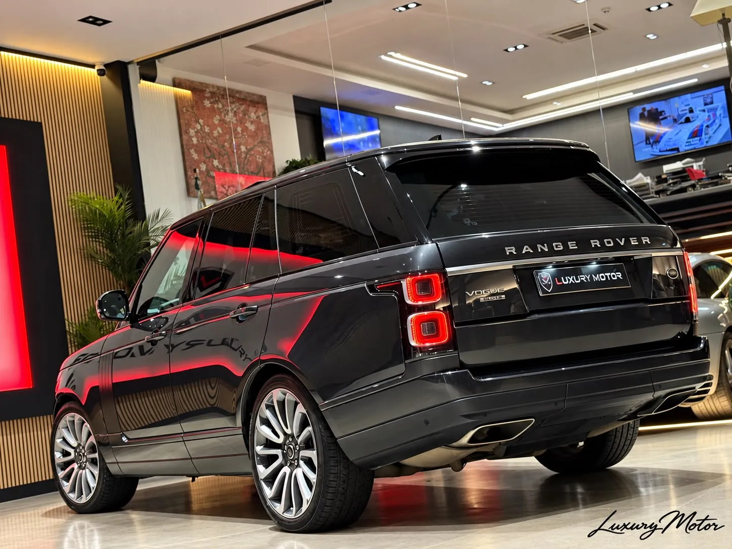 Land-Rover Range Rover Vogue SDV8