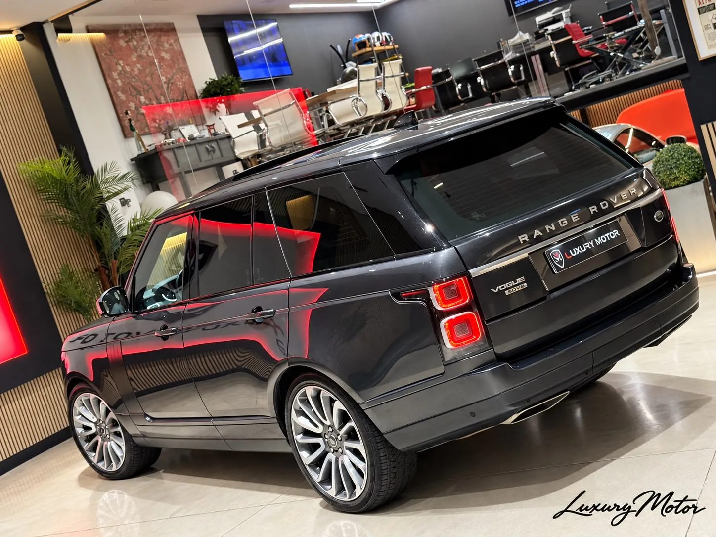 Land-Rover Range Rover Vogue SDV8