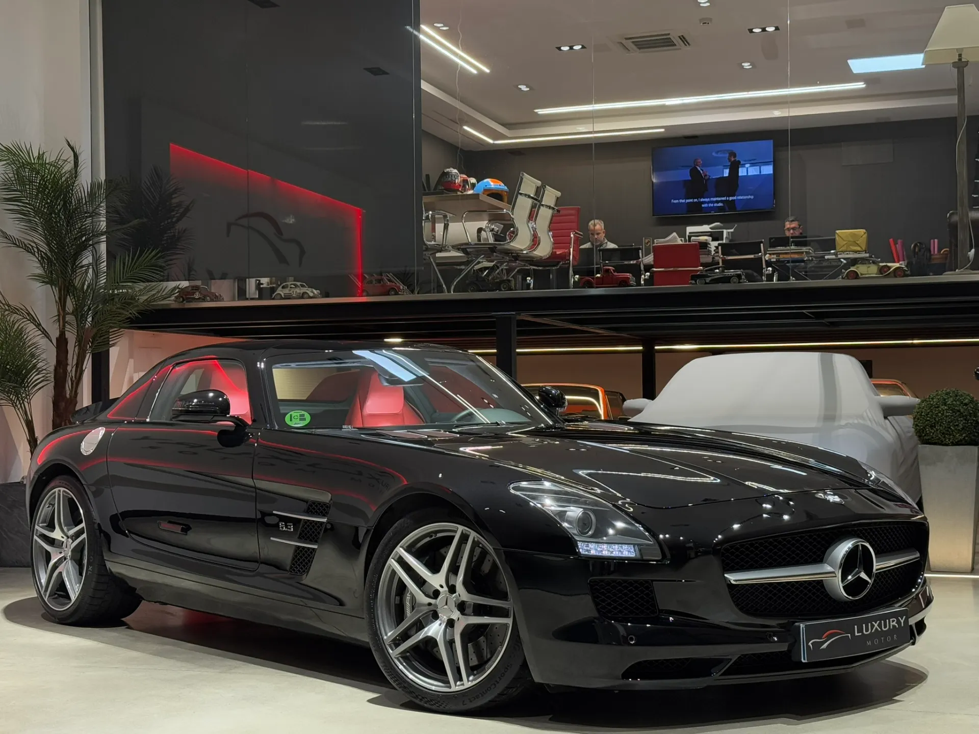 Mercedes-Benz SLS AMG