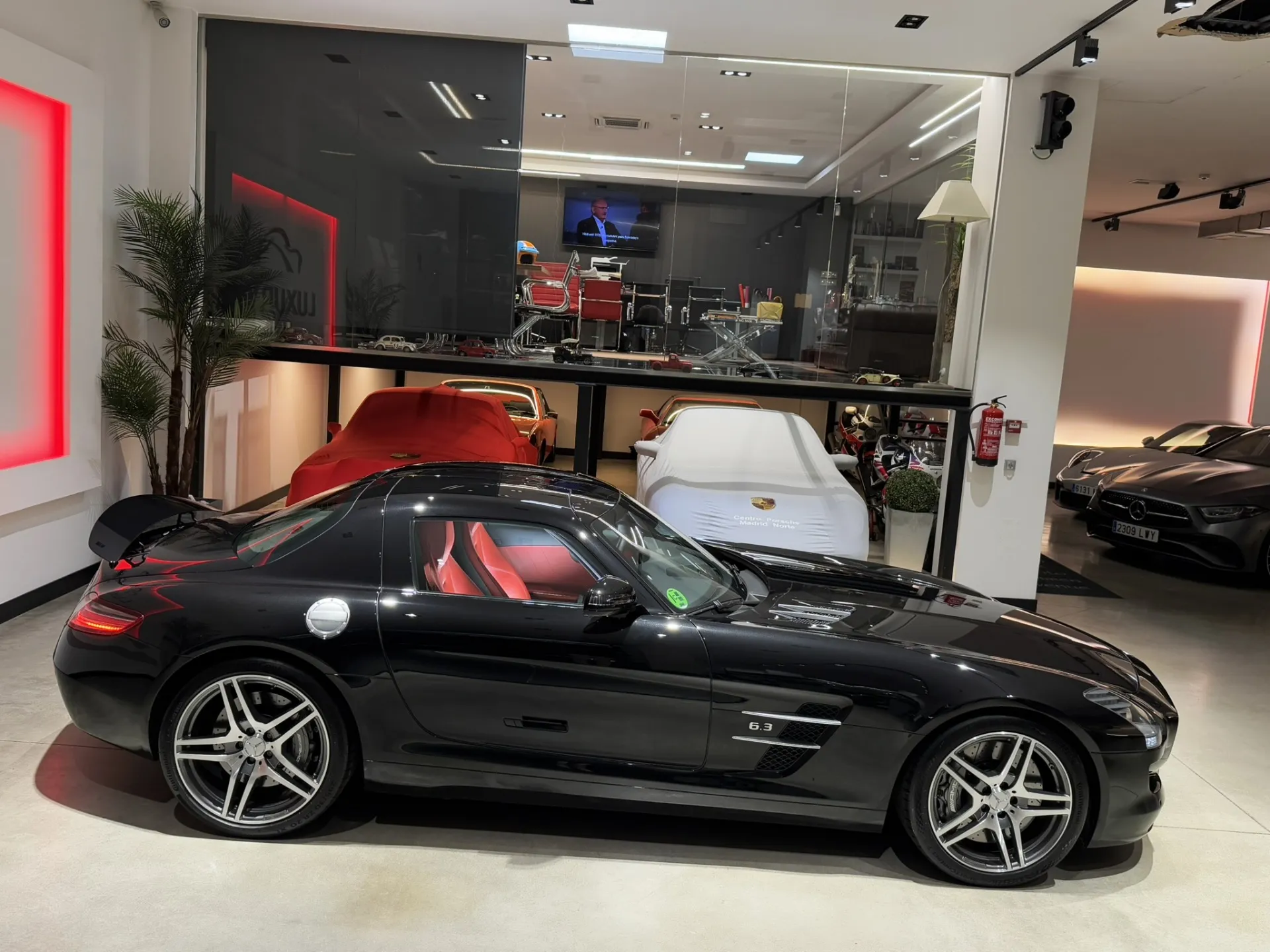Mercedes-Benz SLS AMG