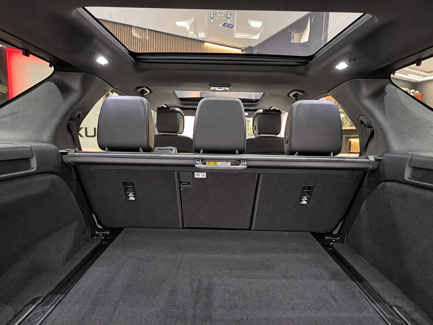 Land-Rover Discovery 3.0D i6 MHEV R-dynamic
