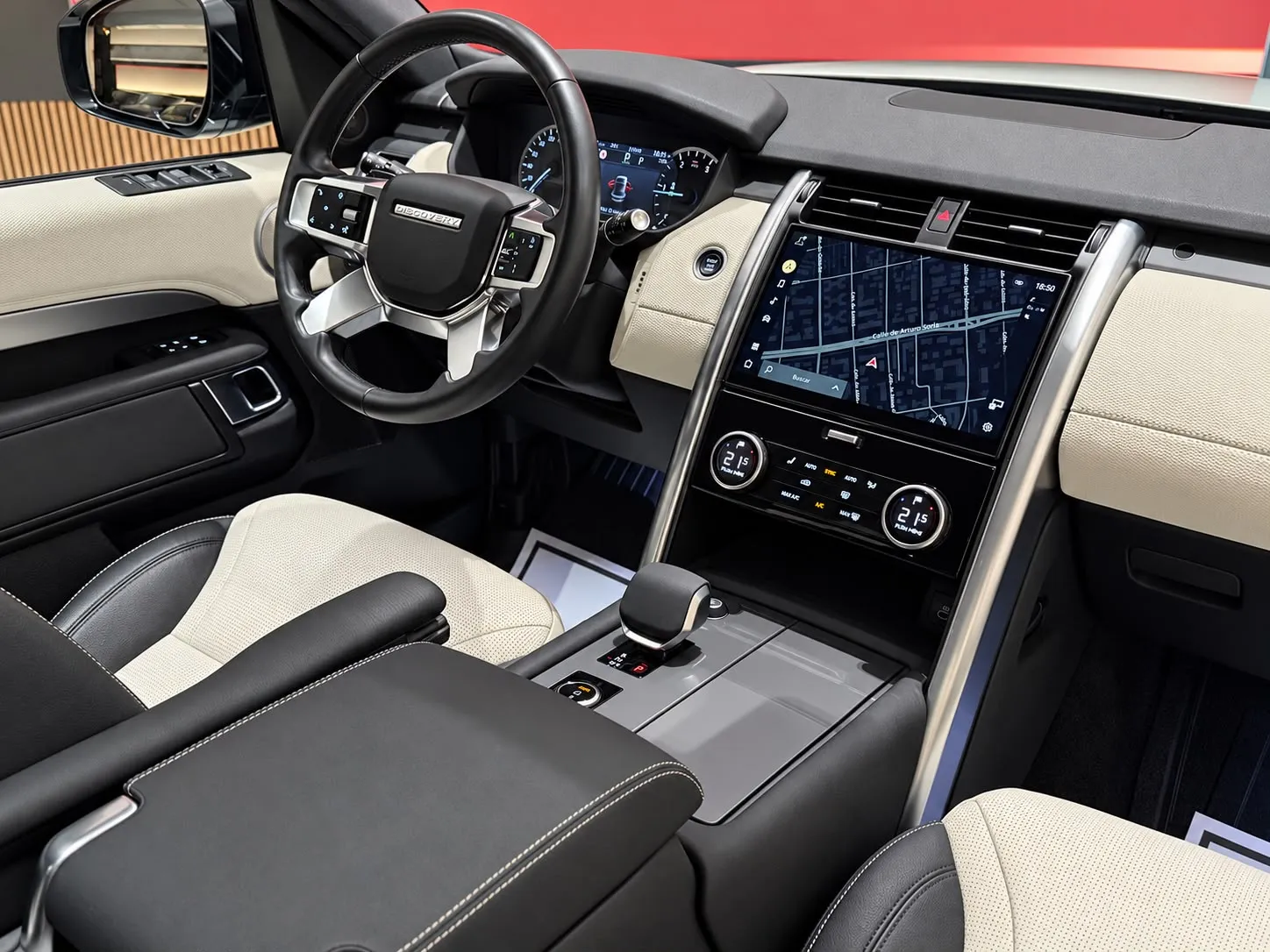 Land-Rover Discovery 3.0D i6 MHEV R-dynamic